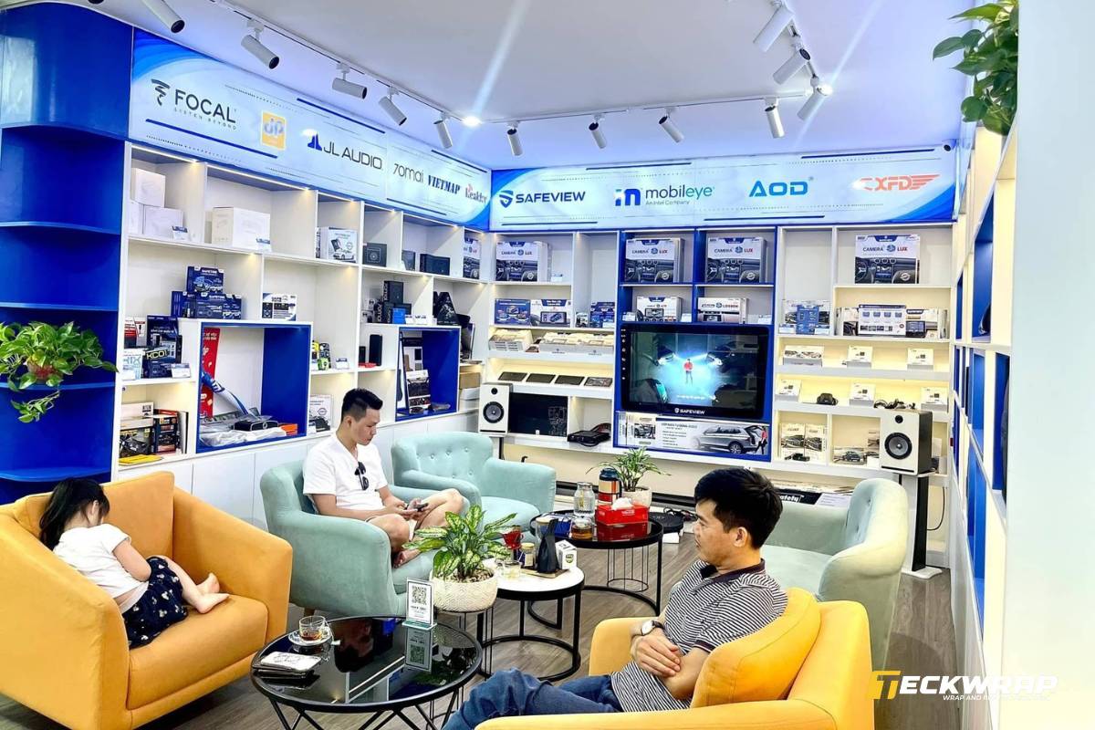 Đại lý TeckWrap Cầu Giấy Hà Nội này thiết kế không gian chờ tiện nghi cho khách hàng