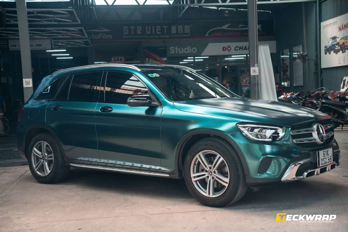 Dán decal đổi màu ô tô TeckWrap có độ bền cao, bảo hành chính hãng uy tín trên toàn quốc