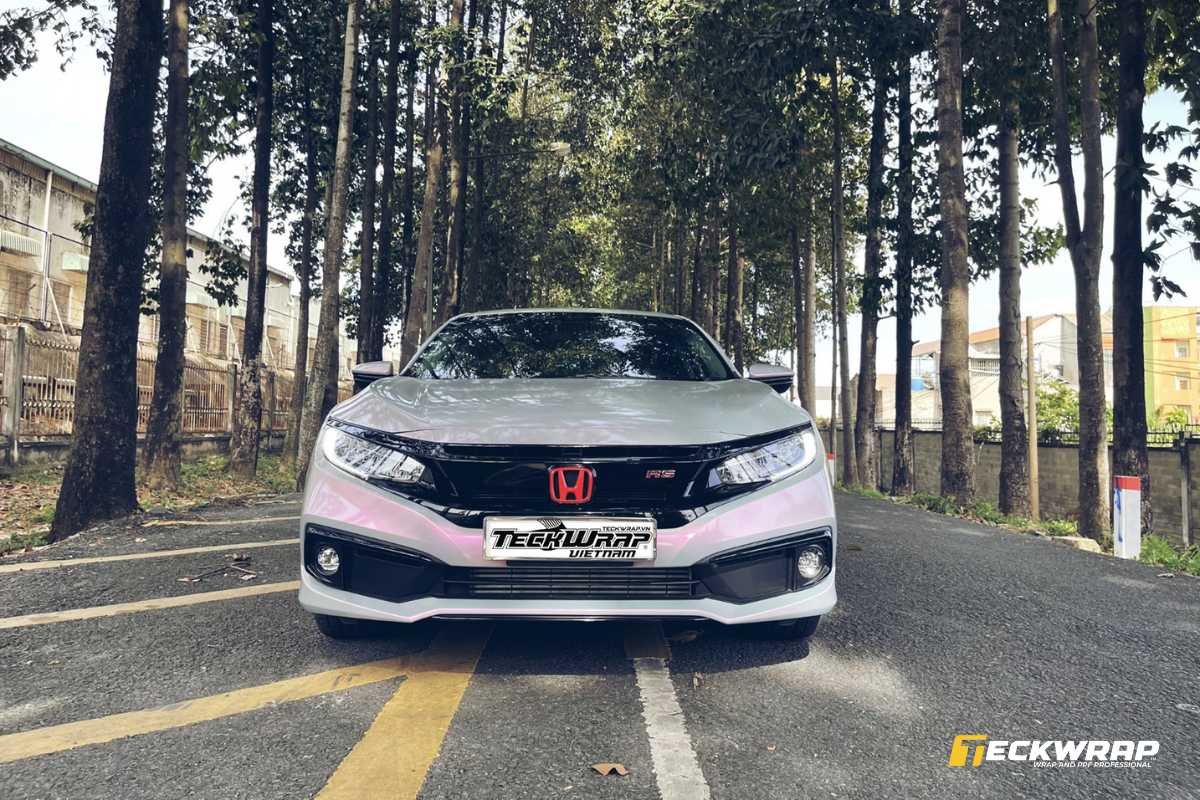 Decal chuyển sắc Teckwrap mang lại hiệu ứng biến đổi màu theo góc nhìn và ánh sáng