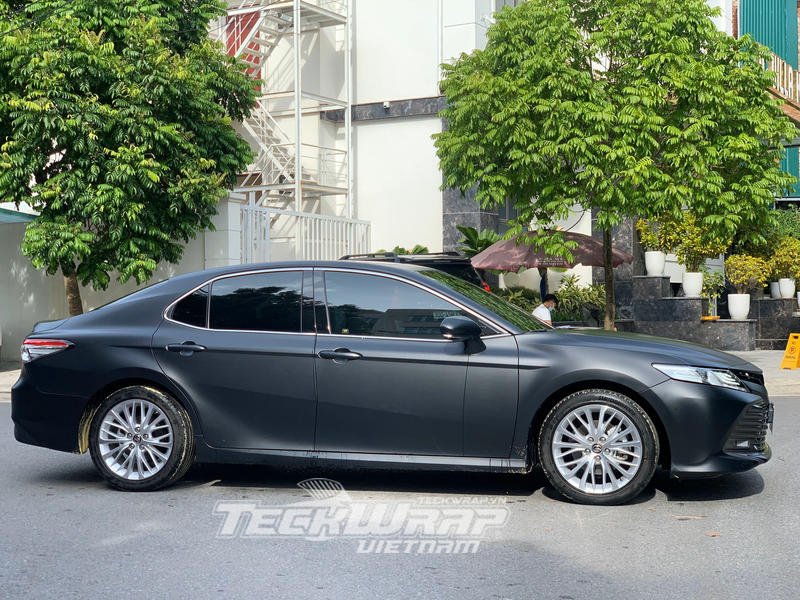 oto camry dan den mo san cm01 teckwrap 19 Decal đen mờ CM01M vẻ đẹp của sự mạnh mẽ