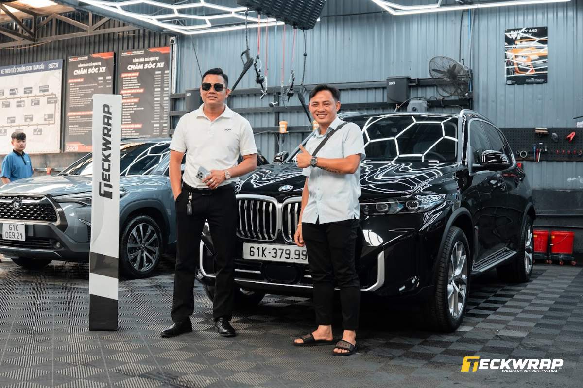 Bàn giao xe đã qua quy trình dán PPF TeckWrap đạt chuẩn cho khách hàng